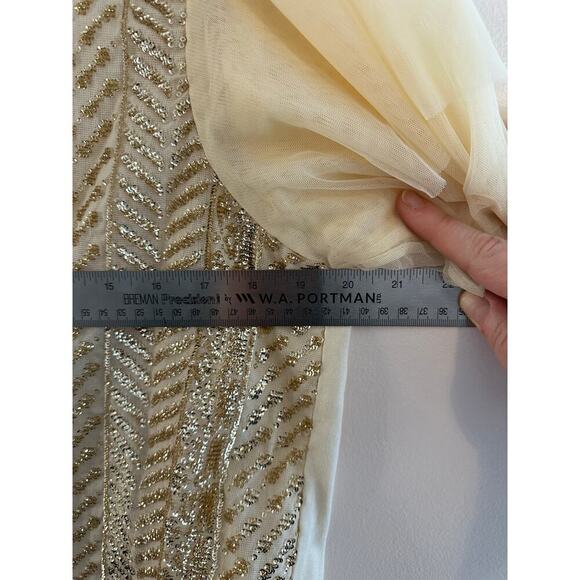 Anthopologie Let Me Be Gold/Cream Sequin Embroidered Flutter Short Sleeve Large - Picture 8 of 9